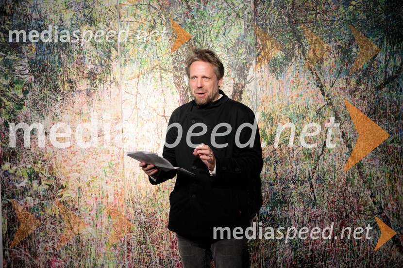  Miklavž Komelj, pesnik, prevajalec, umetnostni zgodovinarOdprtje razstave z naslovom Obrobja slikarke Anje Jerčič Jakob, Generali Galerija