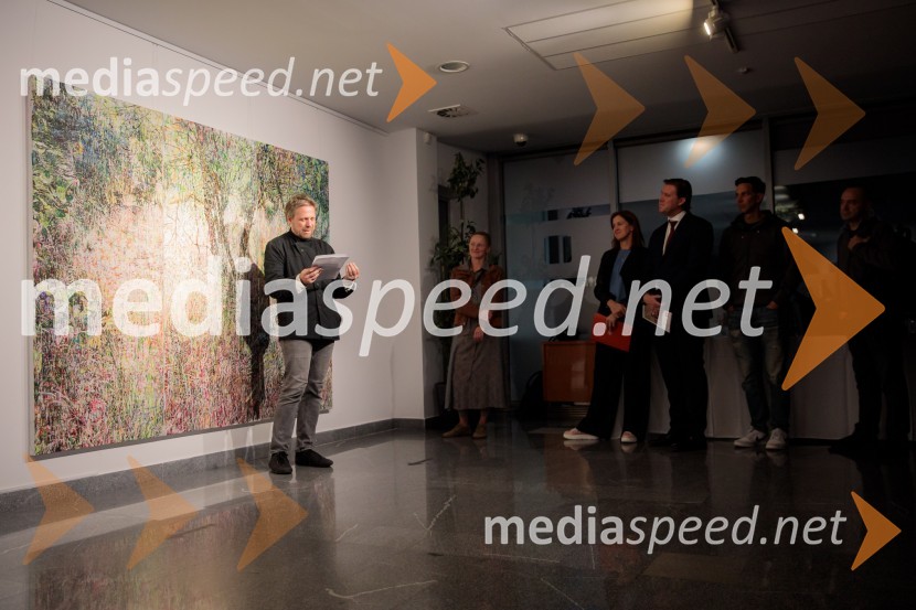  Miklavž Komelj, pesnik, prevajalec, umetnostni zgodovinarOdprtje razstave z naslovom Obrobja slikarke Anje Jerčič Jakob, Generali Galerija