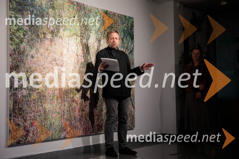  Miklavž Komelj, pesnik, prevajalec, umetnostni zgodovinarOdprtje razstave z naslovom Obrobja slikarke Anje Jerčič Jakob, Generali Galerija