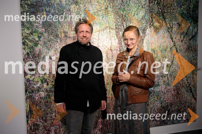  Miklavž Komelj, pesnik, prevajalec, umetnostni zgodovinar;  Anja Jerčič Jakob, umetnicaOdprtje razstave z naslovom Obrobja slikarke Anje Jerčič Jakob, Generali Galerija