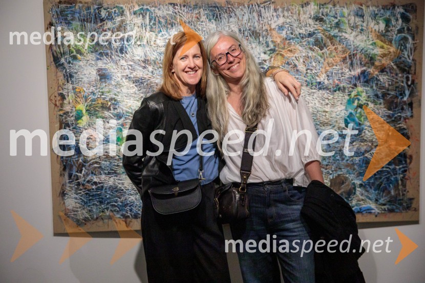  Mateja Prinčič, vodja odnosov z javnostmi, Generali;  Saša Kovačič, marketing, Mladinska knjiga ZaložbaOdprtje razstave z naslovom Obrobja slikarke Anje Jerčič Jakob, Generali Galerija