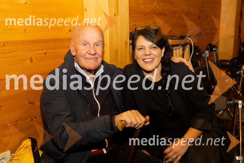  Stanislav  Škrabec, nekdanji direktor, Riko Ribnica;  ... Iskrivo v živo: Ervin Hladnik Milharčič v pogovoru z Markom Crnkovičem