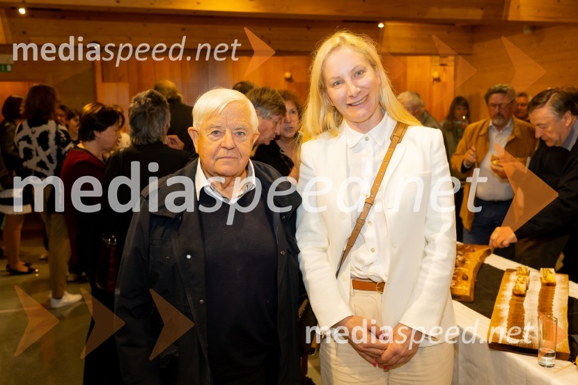  Milan Kučan, nekdanji predsednik Republike Slovenije;  Tina JukićIskrivo v živo: Ervin Hladnik Milharčič v pogovoru z Markom Crnkovičem