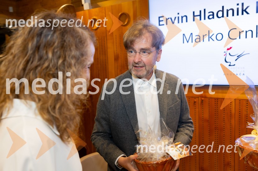  Polona Lovšin, vodja komunikacij, Riko d.o.o.;  Marko Crnkovič, kolumnist, urednik portala Fokus PokusIskrivo v živo: Ervin Hladnik Milharčič v pogovoru z Markom Crnkovičem
