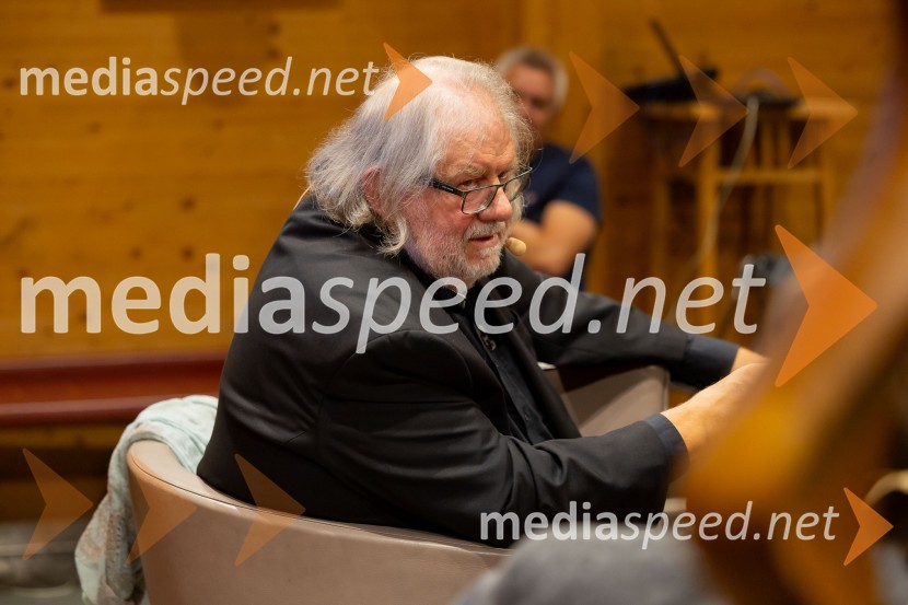  Ervin  Hladnik Milharčič, novinarIskrivo v živo: Ervin Hladnik Milharčič v pogovoru z Markom Crnkovičem