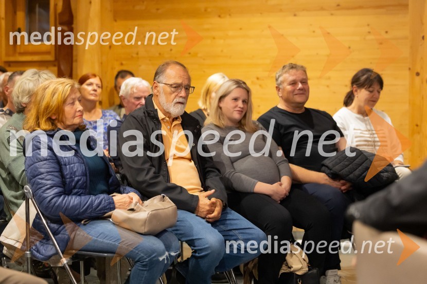  ... ;  ... ;  ... ;  Andreja Škrabec, mag. znanosti za državne in evropske študije;  ... Iskrivo v živo: Ervin Hladnik Milharčič v pogovoru z Markom Crnkovičem