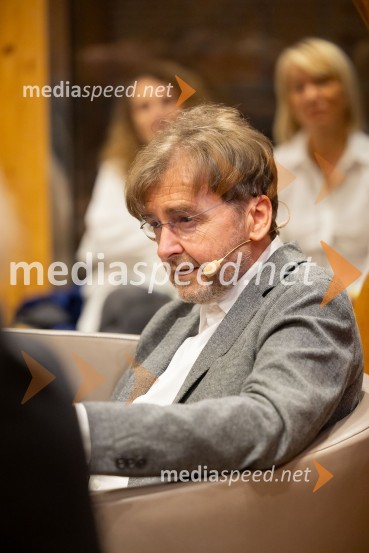  Marko Crnkovič, kolumnist, urednik portala Fokus PokusIskrivo v živo: Ervin Hladnik Milharčič v pogovoru z Markom Crnkovičem