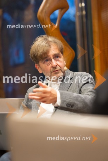  Marko Crnkovič, kolumnist, urednik portala Fokus PokusIskrivo v živo: Ervin Hladnik Milharčič v pogovoru z Markom Crnkovičem