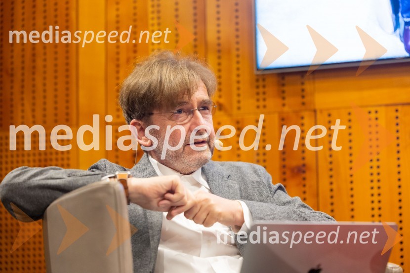  Marko Crnkovič, kolumnist, urednik portala Fokus PokusIskrivo v živo: Ervin Hladnik Milharčič v pogovoru z Markom Crnkovičem