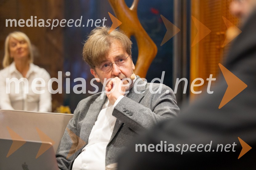  Marko Crnkovič, kolumnist, urednik portala Fokus PokusIskrivo v živo: Ervin Hladnik Milharčič v pogovoru z Markom Crnkovičem