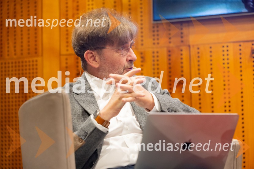  Marko Crnkovič, kolumnist, urednik portala Fokus PokusIskrivo v živo: Ervin Hladnik Milharčič v pogovoru z Markom Crnkovičem