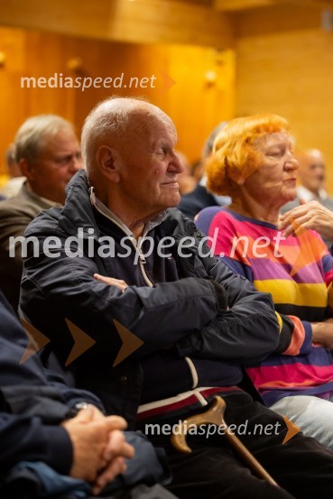  Stanislav  Škrabec, nekdanji direktor, Riko Ribnica;  ... Iskrivo v živo: Ervin Hladnik Milharčič v pogovoru z Markom Crnkovičem