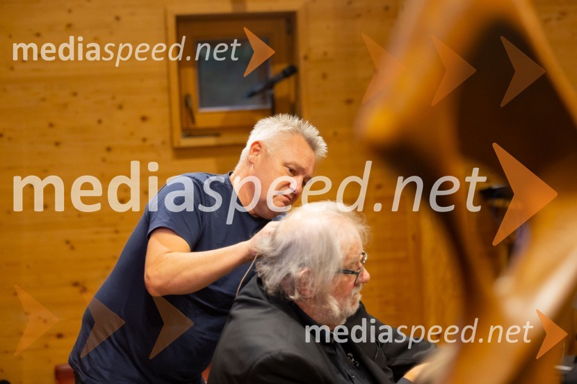  ... ;  Ervin  Hladnik Milharčič, novinarIskrivo v živo: Ervin Hladnik Milharčič v pogovoru z Markom Crnkovičem