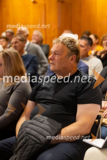 Iskrivo v živo: Ervin Hladnik Milharčič v pogovoru z Markom Crnkovičem