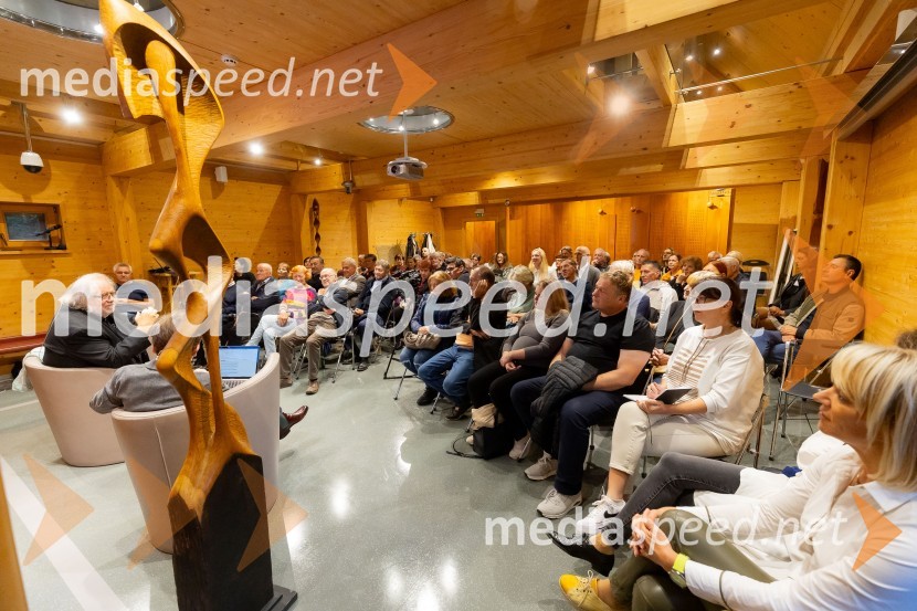 Iskrivo v živo: Ervin Hladnik Milharčič v pogovoru z Markom Crnkovičem