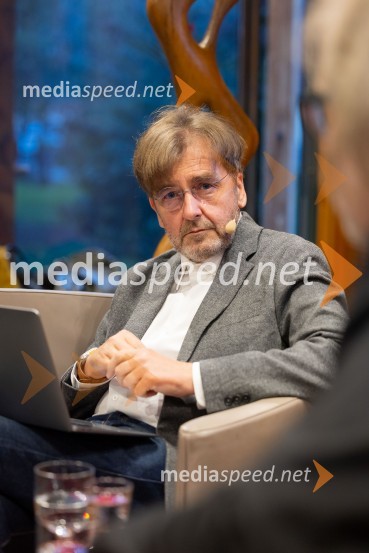  Marko Crnkovič, kolumnist, urednik portala Fokus PokusIskrivo v živo: Ervin Hladnik Milharčič v pogovoru z Markom Crnkovičem