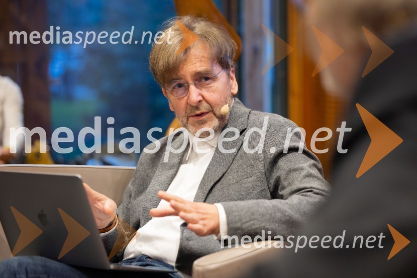  Marko Crnkovič, kolumnist, urednik portala Fokus PokusIskrivo v živo: Ervin Hladnik Milharčič v pogovoru z Markom Crnkovičem