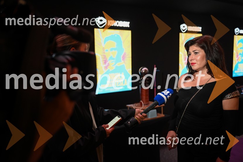  Janja Glogovac, režiserkaPremiera dokumentarnega filma Nikola Tesla, valovi prihodnosti v Mariboxu