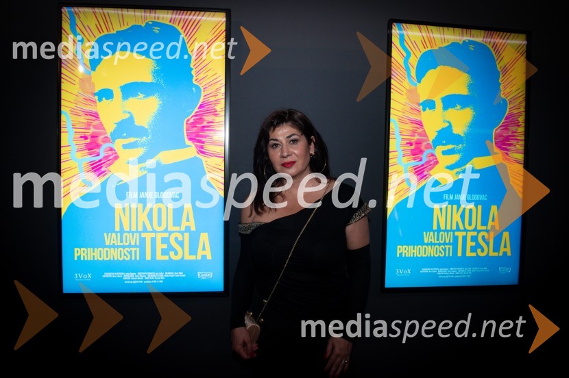  Janja Glogovac, režiserkaPremiera dokumentarnega filma Nikola Tesla, valovi prihodnosti v Mariboxu