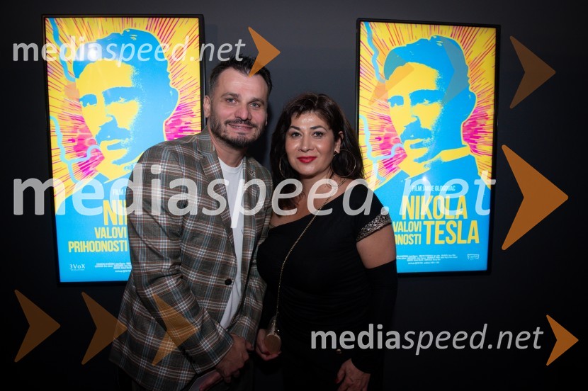 ... ;  Janja Glogovac, režiserkaPremiera dokumentarnega filma Nikola Tesla, valovi prihodnosti v Mariboxu
