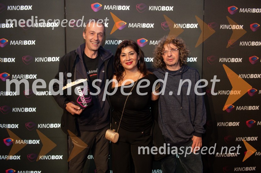  Slavko Škvorc, producent;  Janja Glogovac, režiserka;  Matjaž Latin, režiser in igralecPremiera dokumentarnega filma Nikola Tesla, valovi prihodnosti v Mariboxu