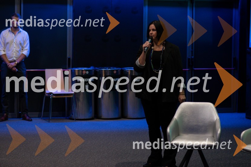  Maja Malus Azhdari, vodja, festival DokudocPremiera dokumentarnega filma Nikola Tesla, valovi prihodnosti v Mariboxu