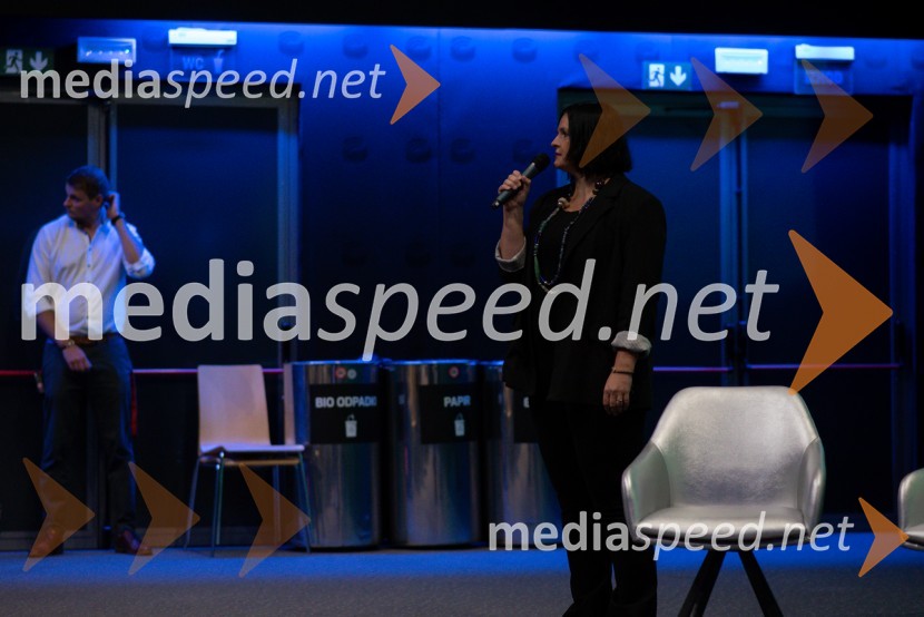  Maja Malus Azhdari, vodja, festival DokudocPremiera dokumentarnega filma Nikola Tesla, valovi prihodnosti v Mariboxu