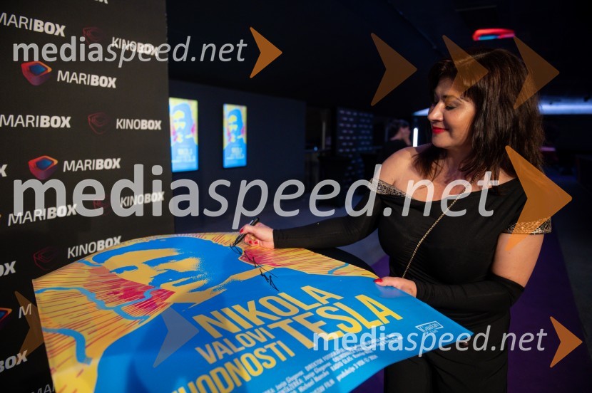  Janja Glogovac, režiserkaPremiera dokumentarnega filma Nikola Tesla, valovi prihodnosti v Mariboxu