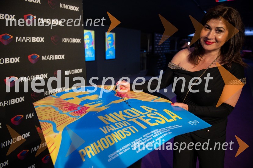  Janja Glogovac, režiserkaPremiera dokumentarnega filma Nikola Tesla, valovi prihodnosti v Mariboxu