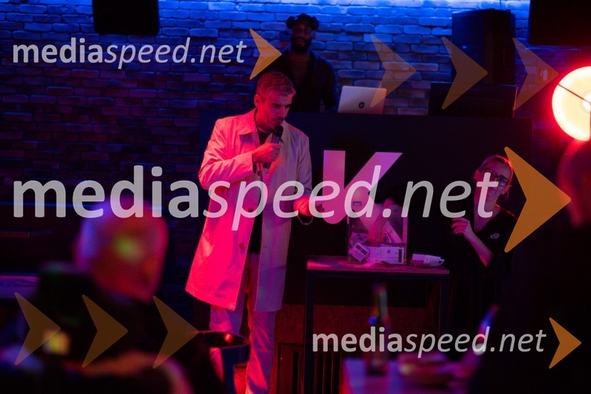  Bor Greiner, odgovorni urednik, Radio City;  Ksenija Arzenšek, pomočnica direktorja MARIBOXPremiera dokumentarnega filma Nikola Tesla, valovi prihodnosti v Mariboxu