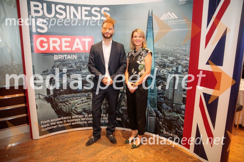  Michal Maco, direktor podjetja Corwin v Sloveniji in ustanoviteljev slovaške znamke oblačil Bratiska;  Barbara Uranjek, direktorica, Britansko-slovenska gospodarska zbornicaČaj z razlogom z naslovom Blagovna znamka delodajalca in prihodnost delovnega okolja