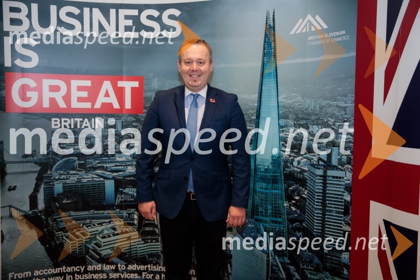 Čaj z razlogom z naslovom Blagovna znamka delodajalca in prihodnost delovnega okolja