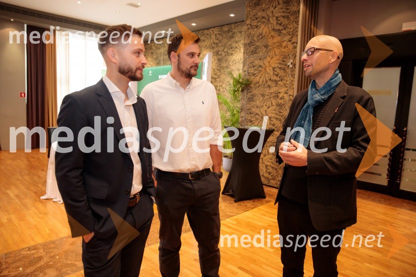  Michal Maco, direktor podjetja Corwin v Sloveniji in ustanoviteljev slovaške znamke oblačil Bratiska;  ... ;  ... Čaj z razlogom z naslovom Blagovna znamka delodajalca in prihodnost delovnega okolja