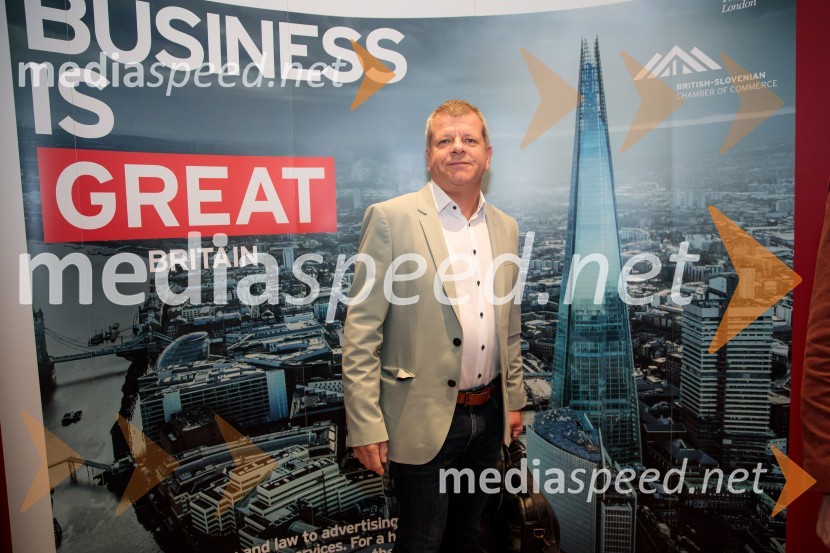 Čaj z razlogom z naslovom Blagovna znamka delodajalca in prihodnost delovnega okolja