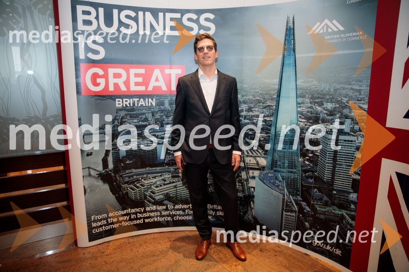 Čaj z razlogom z naslovom Blagovna znamka delodajalca in prihodnost delovnega okolja