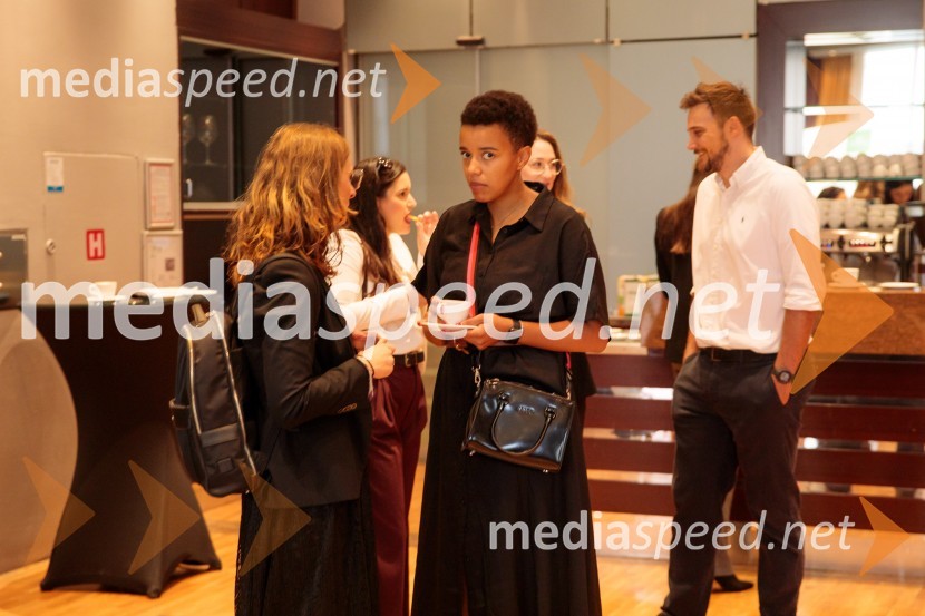 Čaj z razlogom z naslovom Blagovna znamka delodajalca in prihodnost delovnega okolja