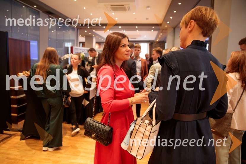 Čaj z razlogom z naslovom Blagovna znamka delodajalca in prihodnost delovnega okolja