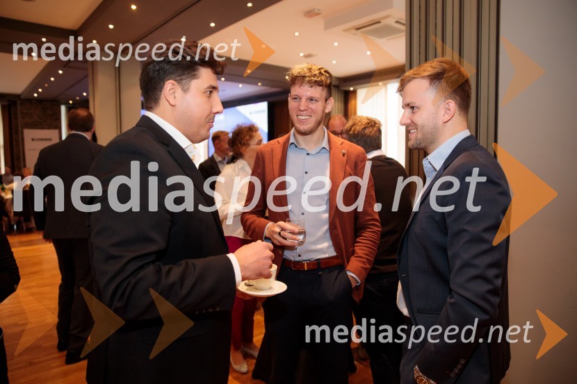 Čaj z razlogom z naslovom Blagovna znamka delodajalca in prihodnost delovnega okolja