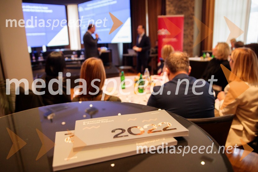 Čaj z razlogom z naslovom Blagovna znamka delodajalca in prihodnost delovnega okolja