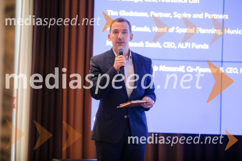 dr. Denis  Mancevič, Direktor za korporativno komuniciranje SIJ d.d.Čaj z razlogom z naslovom Blagovna znamka delodajalca in prihodnost delovnega okolja