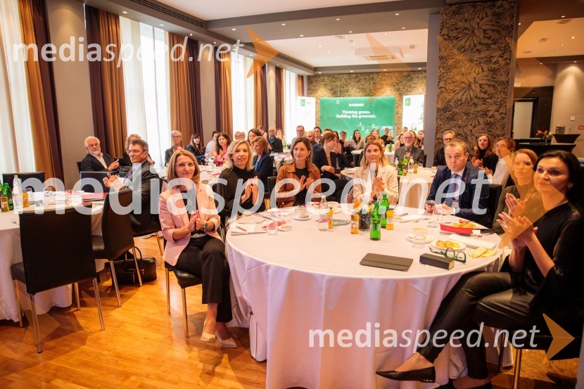 Čaj z razlogom z naslovom Blagovna znamka delodajalca in prihodnost delovnega okolja