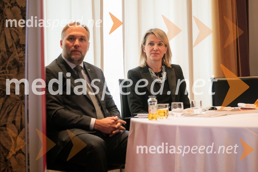  Mart D. Buh, vodja poslovnega razvoja, Britansko-slovenska gospodarska zbornica;  Barbara Uranjek, direktorica, Britansko-slovenska gospodarska zbornicaČaj z razlogom z naslovom Blagovna znamka delodajalca in prihodnost delovnega okolja