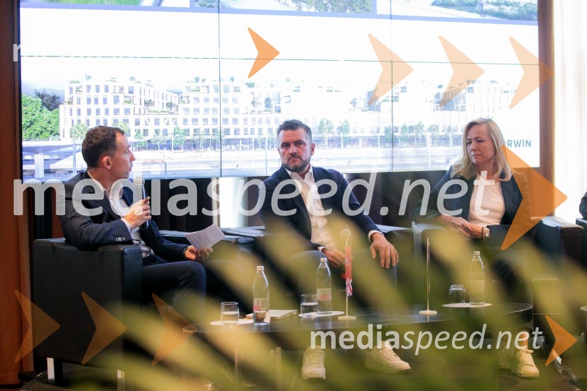 dr. Denis  Mancevič, Direktor za korporativno komuniciranje SIJ d.d.;  Tim Gledstone, partner, Squire and Partners;  Katarina Konda, Mestna občina LjubljanaČaj z razlogom z naslovom Blagovna znamka delodajalca in prihodnost delovnega okolja