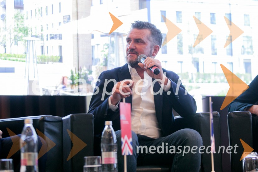  Tim Gledstone, partner, Squire and PartnersČaj z razlogom z naslovom Blagovna znamka delodajalca in prihodnost delovnega okolja