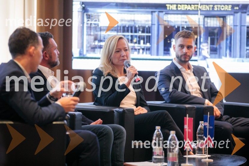  Tim Gledstone, partner, Squire and Partners;  Katarina Konda, Mestna občina Ljubljana;  Michal Maco, direktor podjetja Corwin v Sloveniji in ustanoviteljev slovaške znamke oblačil BratiskaČaj z razlogom z naslovom Blagovna znamka delodajalca in prihodnost delovnega okolja