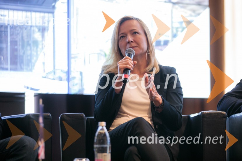  Katarina Konda, Mestna občina LjubljanaČaj z razlogom z naslovom Blagovna znamka delodajalca in prihodnost delovnega okolja