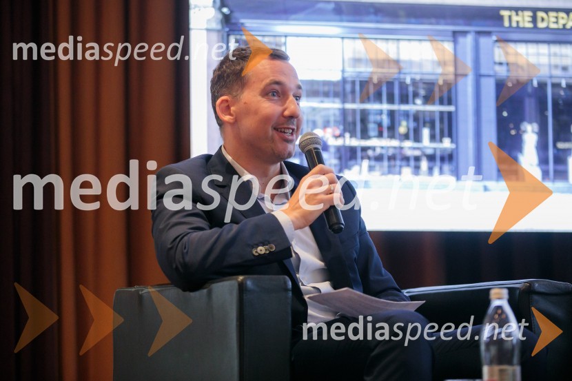 dr. Denis  Mancevič, Direktor za korporativno komuniciranje SIJ d.d.Čaj z razlogom z naslovom Blagovna znamka delodajalca in prihodnost delovnega okolja