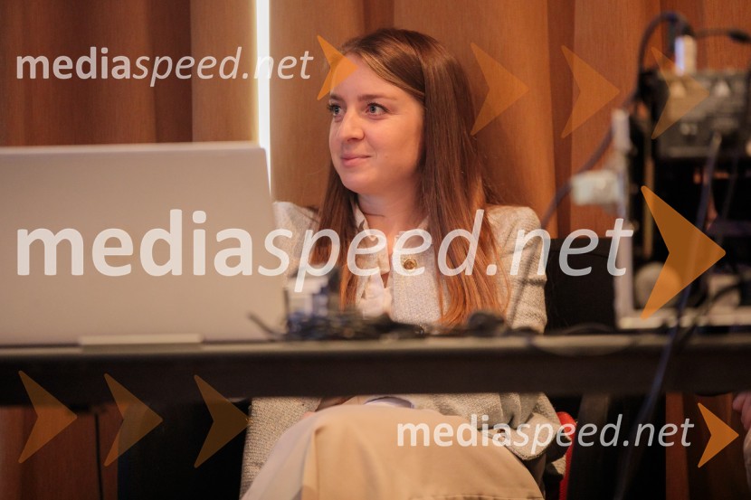  Špela Drobnič Rener, Britansko-slovenska gospodarska zbornicaČaj z razlogom z naslovom Blagovna znamka delodajalca in prihodnost delovnega okolja