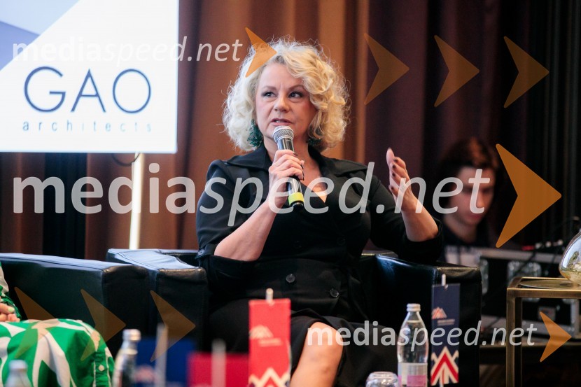  Petra Zakrajšek, arhitektkaČaj z razlogom z naslovom Blagovna znamka delodajalca in prihodnost delovnega okolja