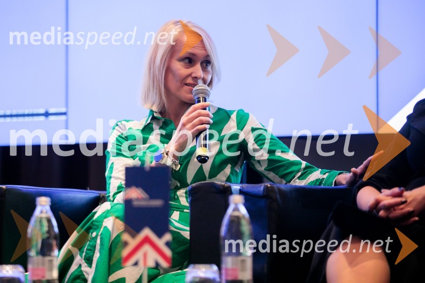  Katarina Primožič Ramoveš, direktorica področja ljudje in kultura, NIL d.o.o.Čaj z razlogom z naslovom Blagovna znamka delodajalca in prihodnost delovnega okolja